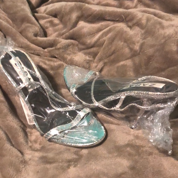 Silver sandal - Picture 1 of 5